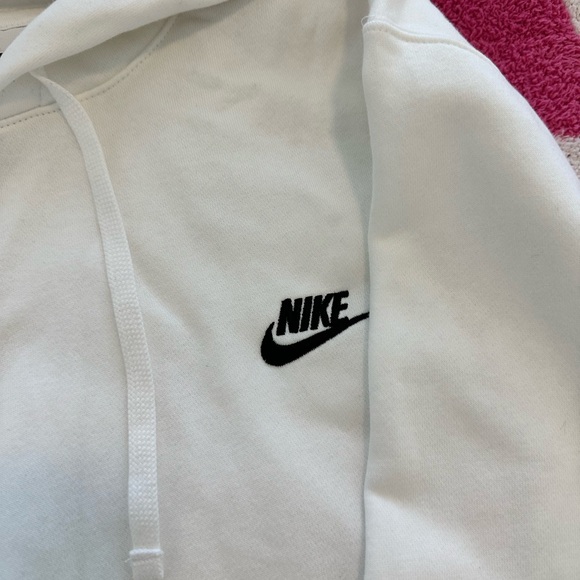Nike White Hoodie Sweater - Picture 2 of 2
